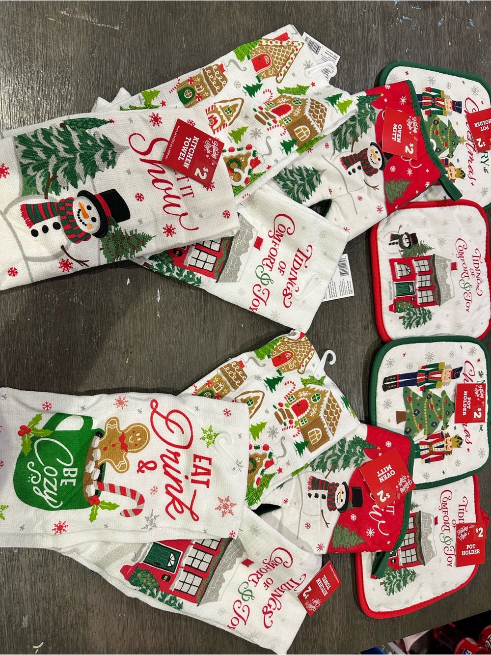 Holiday Kitchen Towel and Pot Holder Set 12 pcs. Christmas gift for friends?